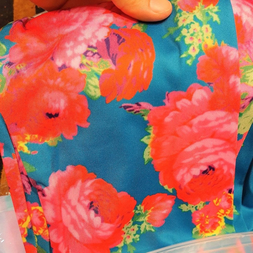 NWT Sexy Scrunch Back Floral Leggings. - Picture 7 of 9